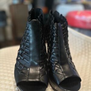 calvin klein black shoes ( like new )